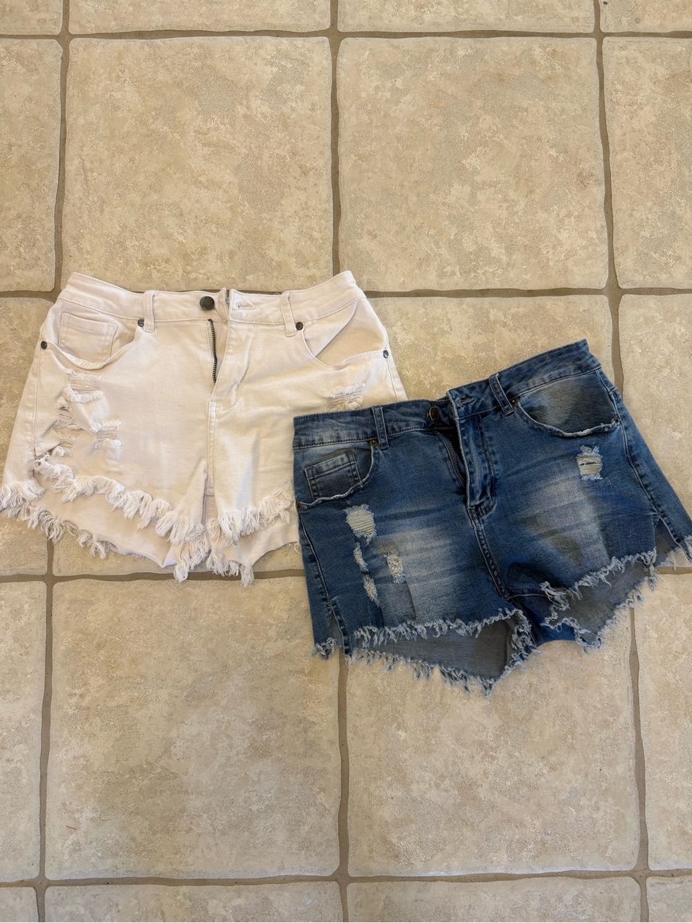Distressed Frayed Hem Denim Shorts - White & Blue